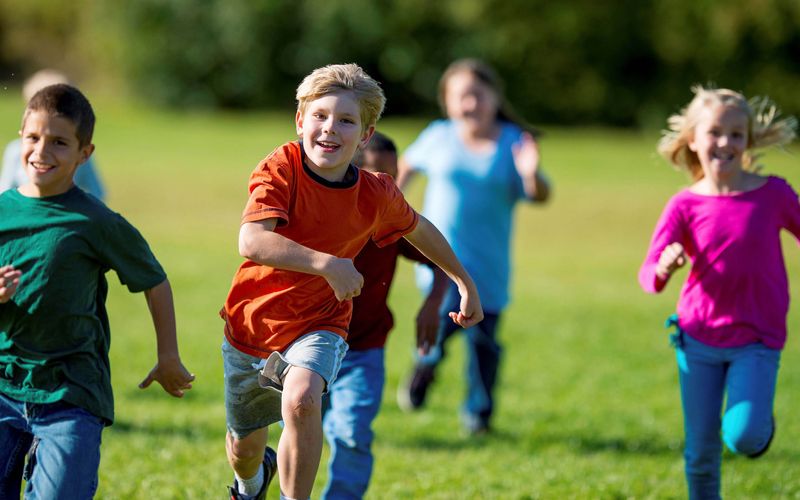 kids running